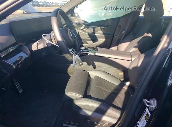 WBA63FJ01SCT78491 2025 BMW 5 SERIES Gray Սալոնի դիմացի տեսք