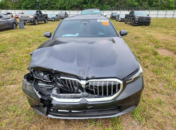 WBA63FJ09SCU20499 2025 BMW 5 SERIES Gray Front view