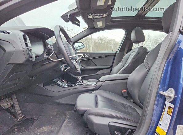 WBA73AK07P7M54334 2023 BMW 2 SERIES Blue Widok wnętrza z przodu