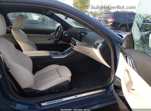 WBA73AP06RCR98066 2024 BMW 4 SERIES Blue Vista interior delantera
