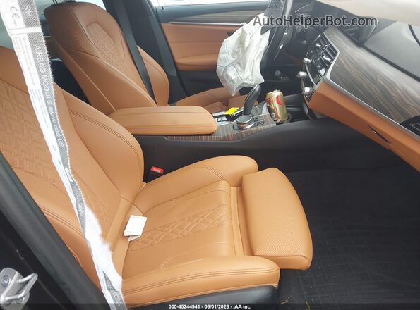 WBA73BJ04PCN29098 2023 BMW 5 SERIES Gray Vista interior delantera