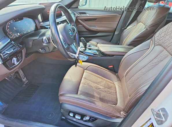 WBA73BJ05MCH33682 2021 BMW 5 SERIES White წინა სალონის ხედი