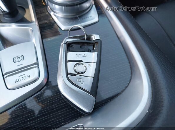 WBA7E2C52KB217251 2019 BMW 7 SERIES Silver Widok deski rozdzielczej