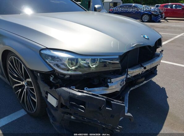 WBA7E2C52KB217251 2019 BMW 7 SERIES Silver Widok z przodu