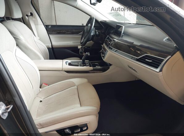 WBA7E2C57GG503848 2016 BMW 7 SERIES Черный Вид салона спереди