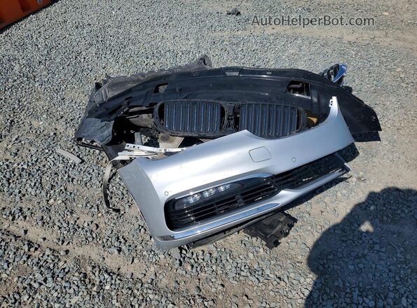 WBA7F0C52HGM21173 2017 BMW 7 SERIES Silver Widok komory silnika
