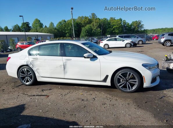 WBA7F0C59GGL99185 2016 BMW 7 SERIES White Вид задньої частини салону