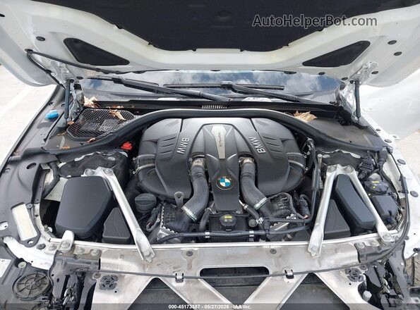 WBA7F0C5XKGM26015 2019 BMW 7 SERIES White Vista trasera