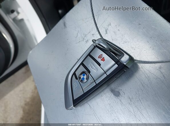 WBA7F0C5XKGM26015 2019 BMW 7 SERIES White Vista del salpicadero