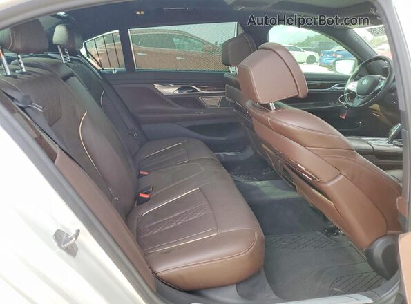 WBA7T2C02MCG11939 2021 BMW 7 SERIES White Widok tylnych siedzeń