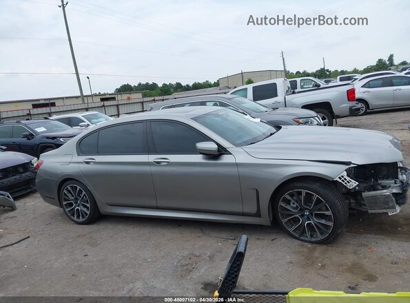WBA7T2C05NCJ47172 2022 BMW 7 SERIES Gray 360 interior view