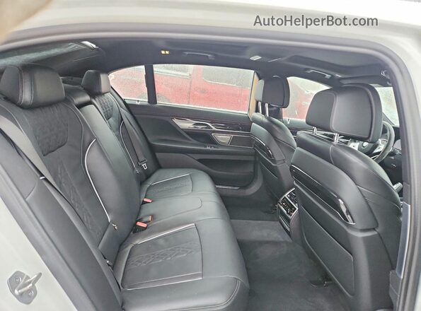 WBA7U2C08NCK33895 2022 BMW 7 SERIES White Vista de los asientos traseros