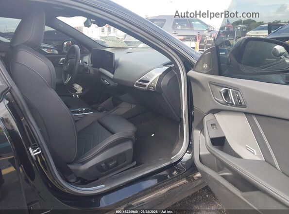 WBA83GG04T7U16084 2026 BMW 2 SERIES Black Вид салону спереду