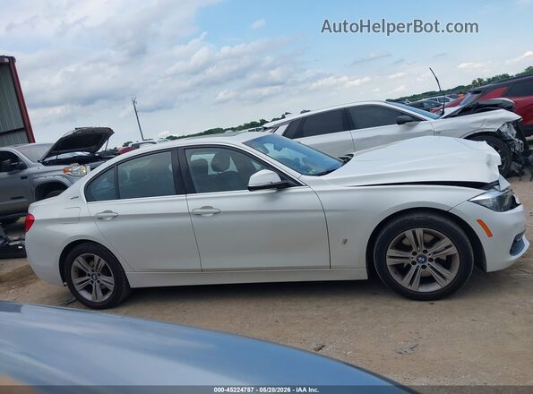WBA8E1C38HA159044 2017 BMW 7 SERIES White Rear interior view
