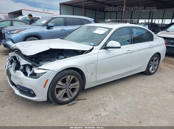 WBA8E1C38HA159044 2017 BMW 7 SERIES White Front left