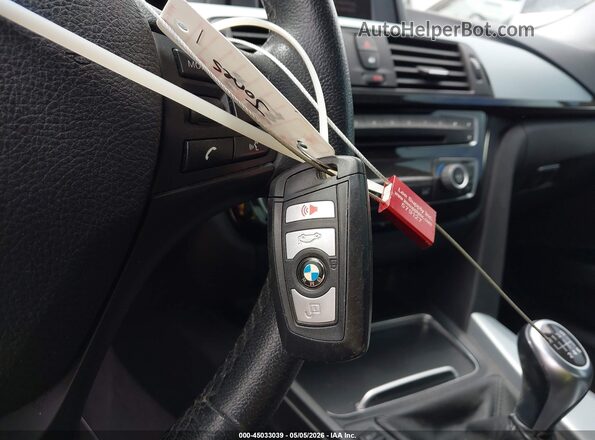 WBA8E1G55HNT72487 2017 BMW 3 SERIES White Вид панелі приладів