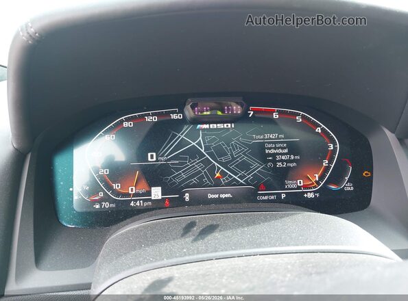 WBAGV8C05NCJ54541 2022 BMW M8 Черный Вид задних сидений