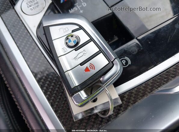 WBAGV8C05NCJ54541 2022 BMW M8 Черный Вид панели приборов