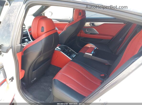 WBAGV8C07LCE44960 2020 BMW M8 Белый Вид наклейки с VIN-кодом
