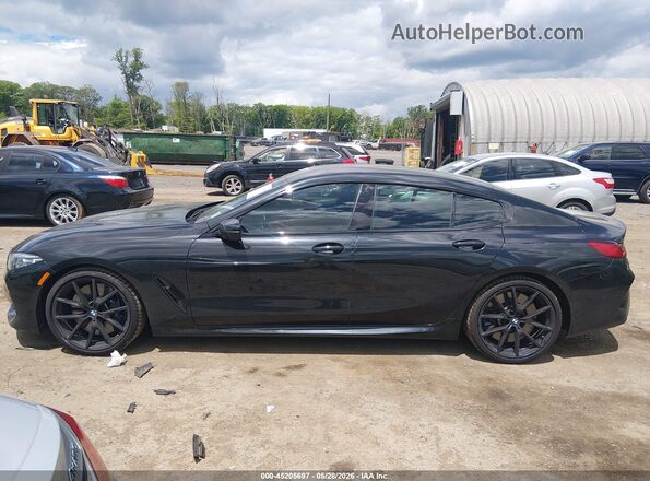 WBAGV8C07NCH75265 2022 BMW M8 Black Панорамний вид салону 360°