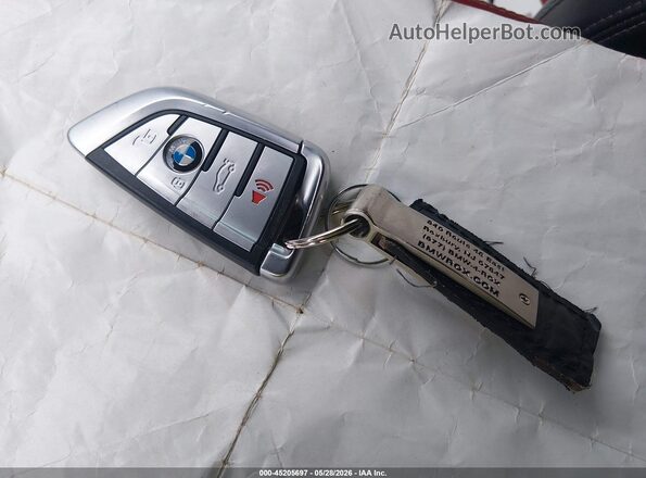 WBAGV8C07NCH75265 2022 BMW M8 Black Вид панелі приладів