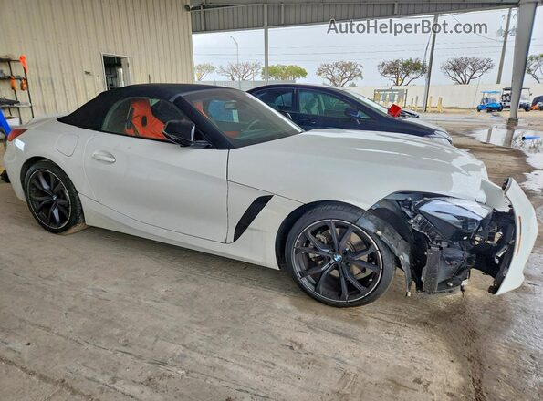 WBAHF3C02PWY15707 2023 BMW Z4 White Front right
