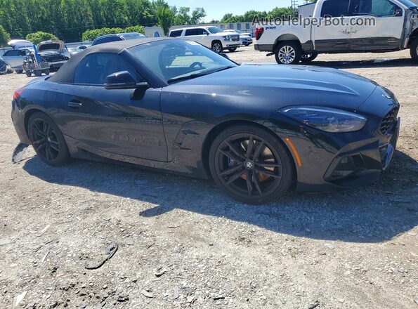 WBAHF3C02PWY16467 2023 BMW Z4 Gray Front right