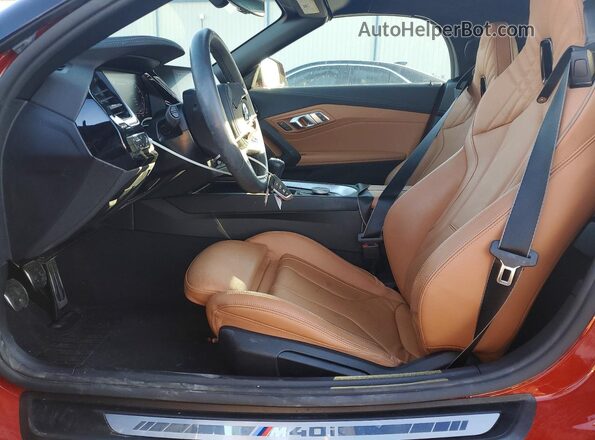 WBAHF9C01SWY46538 2025 BMW Z4 Red Вид салону спереду