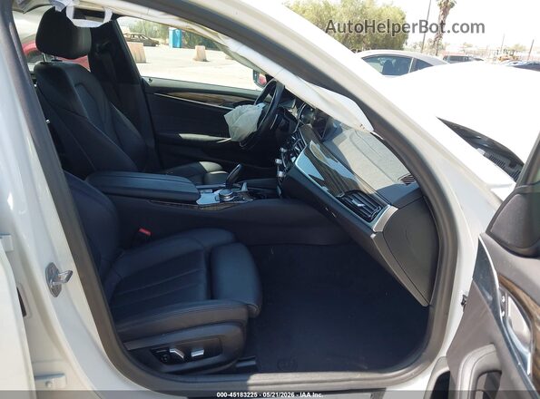 WBAJA5C5XKBX86514 2019 BMW 5 SERIES White Вид салону спереду