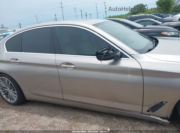 WBAJA5C5XKWW03282 2019 BMW 5 SERIES Gray Rear interior view