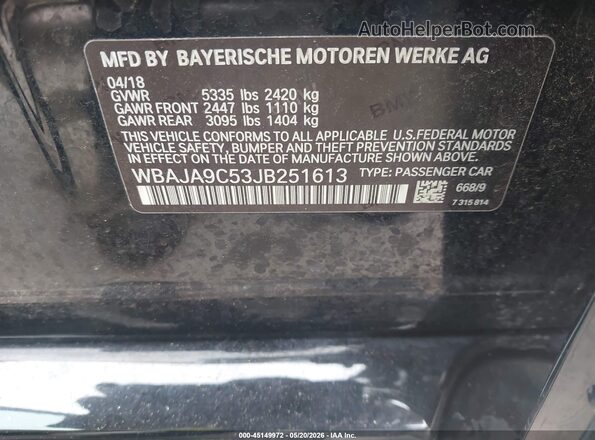 WBAJA9C53JB251613 2018 BMW 5 SERIES Black Vista del compartimento del motor