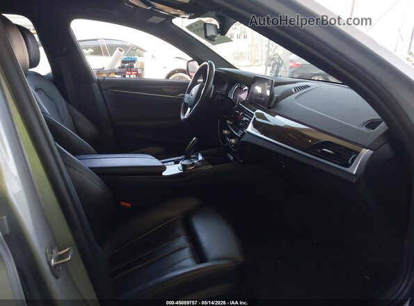 WBAJA9C54JB033549 2018 BMW 5 SERIES Silver Սալոնի դիմացի տեսք