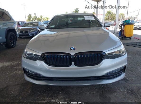 WBAJA9C54JB033549 2018 BMW 5 SERIES Silver Սարքավորումների վահանակի տեսք