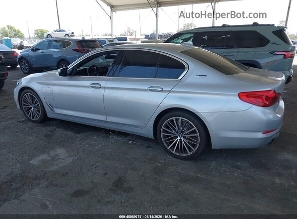 WBAJA9C54JB033549 2018 BMW 5 SERIES Silver Սալոնի 360 աստիճան տեսք