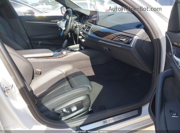 WBAJA9C54KB398668 2019 BMW 5 SERIES White Вид салону спереду