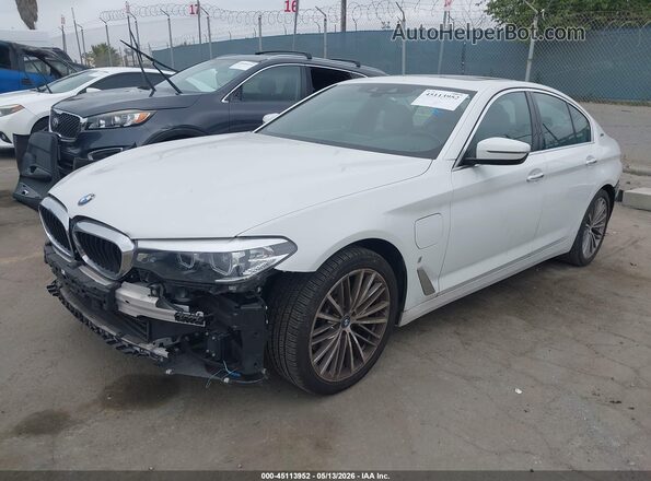 WBAJA9C59JB251132 2018 BMW 5 SERIES White Առջևի ձախ երեք քառորդ տեսարան