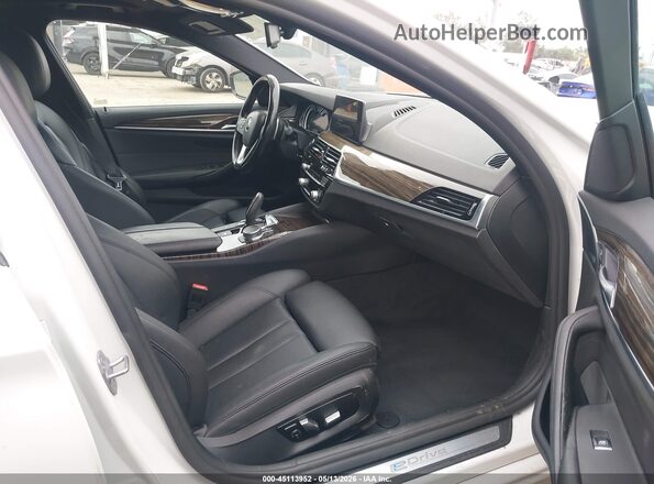 WBAJA9C59JB251132 2018 BMW 5 SERIES White Սալոնի դիմացի տեսք
