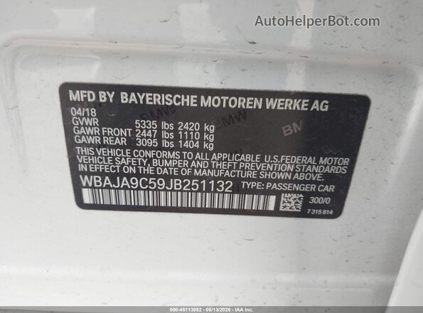 WBAJA9C59JB251132 2018 BMW 5 SERIES White Շարժիչի բաժամունքի տեսք