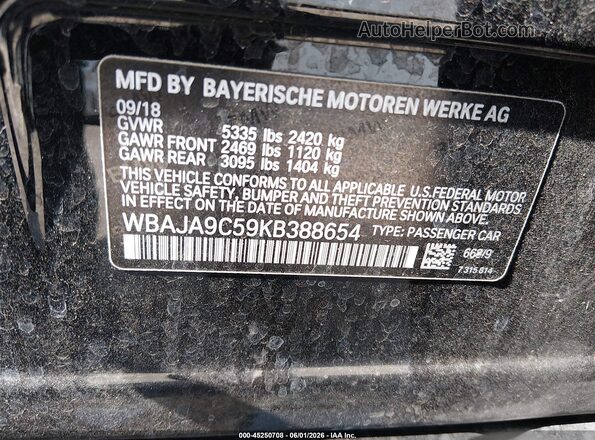 WBAJA9C59KB388654 2019 BMW 5 SERIES Black ძრავის განყოფილების ხედი
