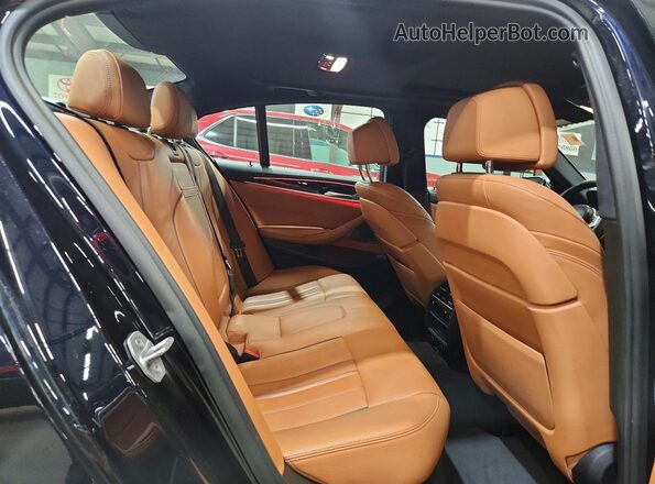 WBAJB9C52JB035796 2018 BMW 5 SERIES Blue Հետևի նստատեղերի տեսք