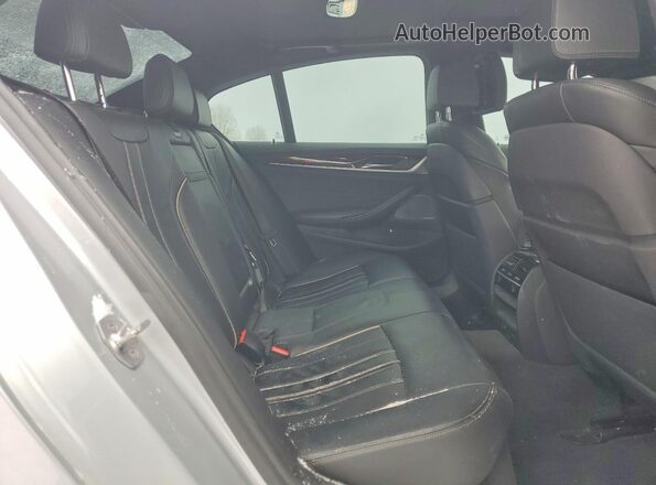 WBAJE7C39HG890292 2017 BMW 5 SERIES Silver Widok tylnych siedzeń