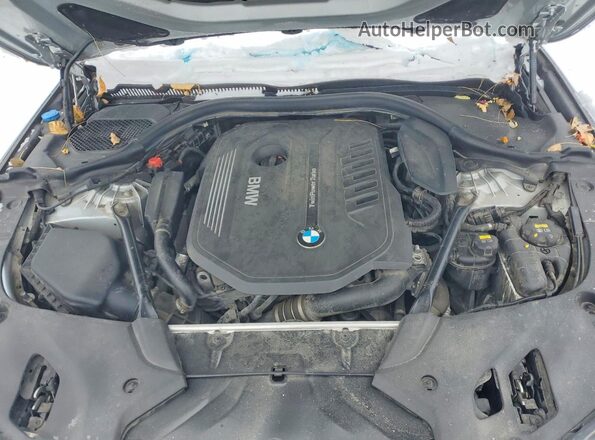 WBAJE7C39HG890292 2017 BMW 5 SERIES Silver Widok wnętrza z tyłu