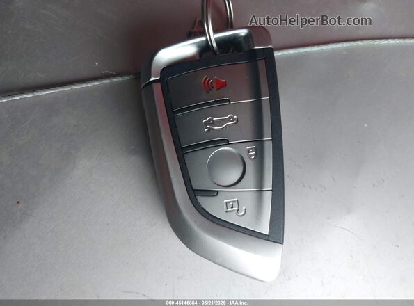 WBAJE7C50KWW20978 2019 BMW 5 SERIES Белый Вид панели приборов