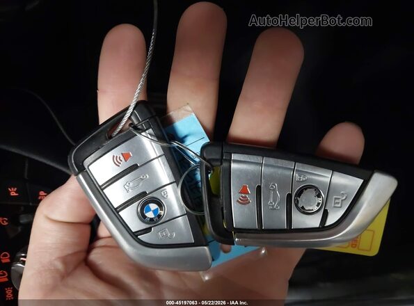 WBAJE7C58JWC55662 2018 BMW 5 SERIES Gray Dashboard view