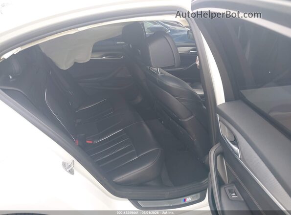 WBAJE7C5XKWW11138 2019 BMW 5 SERIES Белый Вид наклейки с VIN-кодом