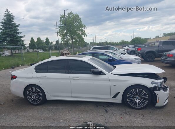 WBAJE7C5XKWW11138 2019 BMW 5 SERIES Белый Вид щитка приборов