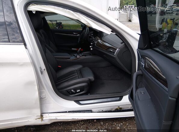 WBAJS1C01LCD39739 2020 BMW 5 SERIES White Սալոնի դիմացի տեսք