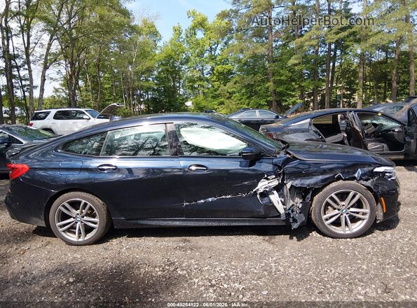 WBAJV6C52JBJ99765 2018 BMW 6 SERIES Black Widok wnętrza z tyłu