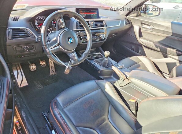WBS2U7C51KVB09307 2019 BMW M2 Orange Vista del salpicadero