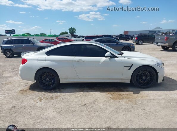 WBS3R9C33HA014356 2017 BMW M4 White Vista interior trasera